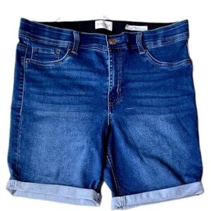 Women’s High Rise Stretch Denim Shorts Size 14/32